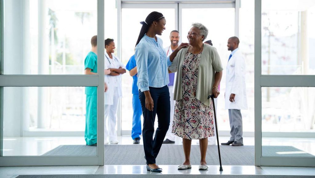 Comment faire hospitaliser son parent âgé sans stress